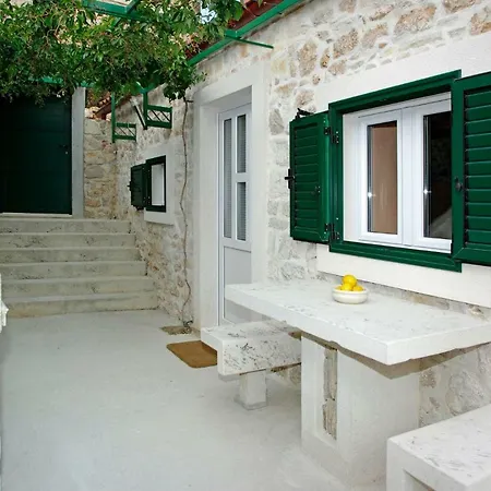 Daire Menego A2 Bol-center, Croatia *