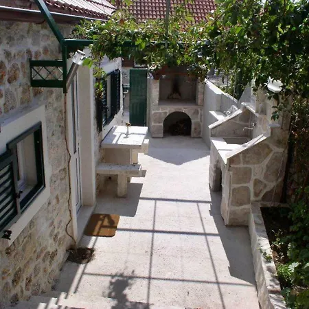 Menego A2 Bol-center, Croatia Bol